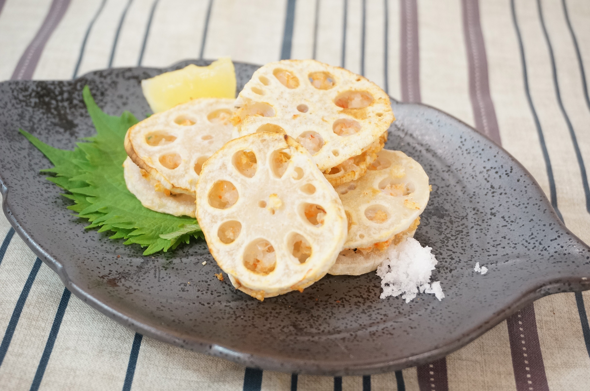 蓮根とエビのはさみ焼きの画像